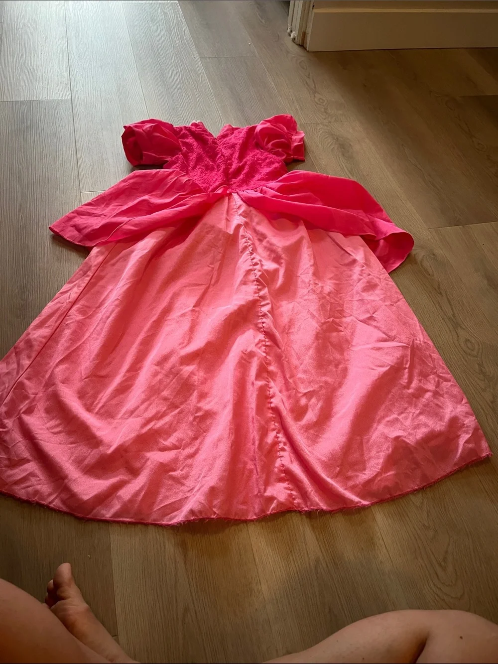 Princess Peach costume dress